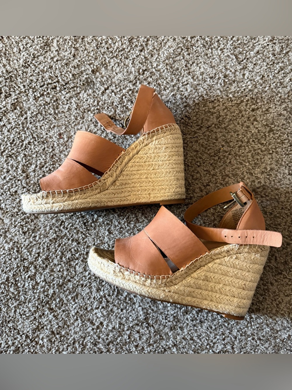 Treasure & Bond Wedge Sandals in Tan